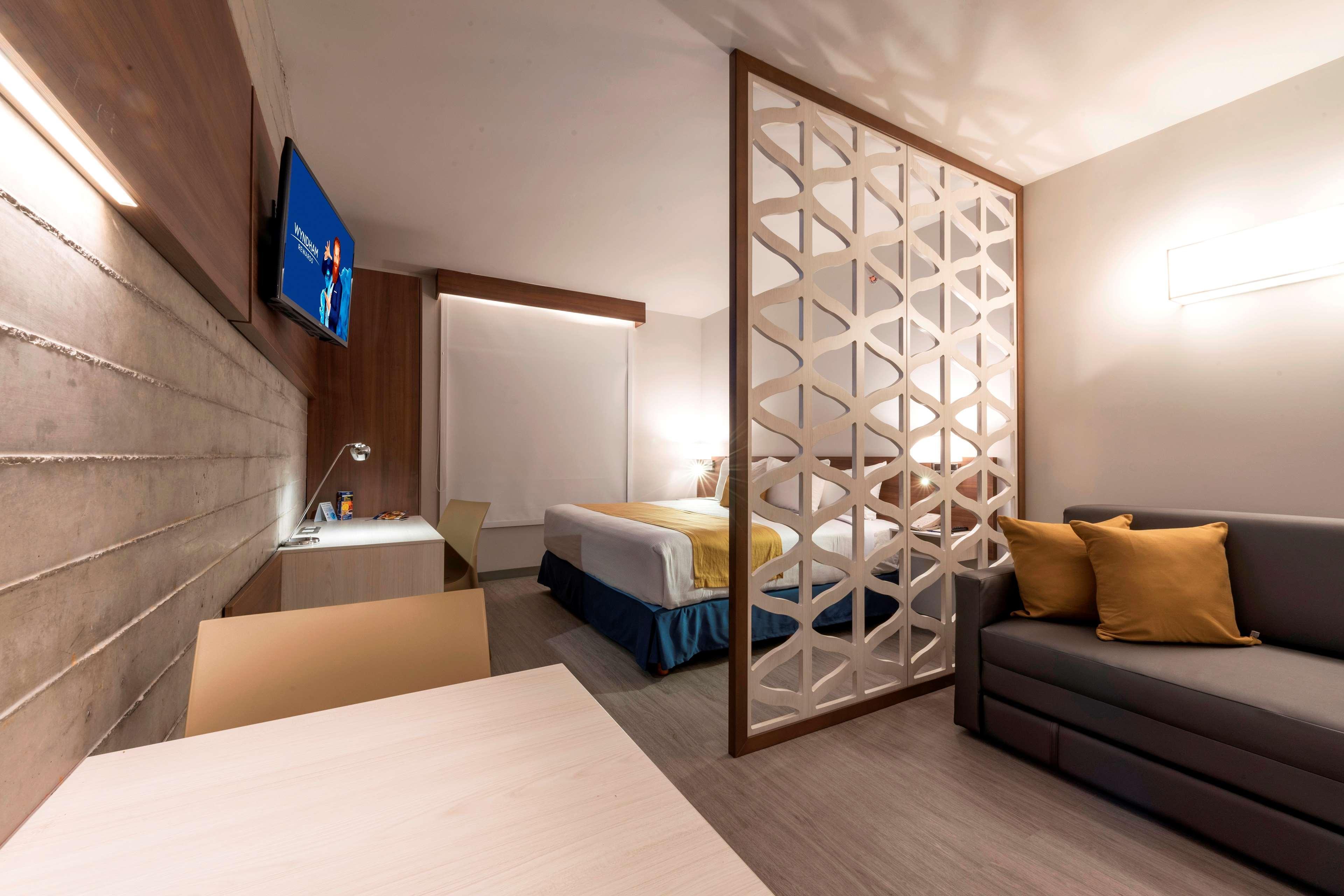 Microtel Inn & Suites By Wyndham San Luis Potosi Exterior photo