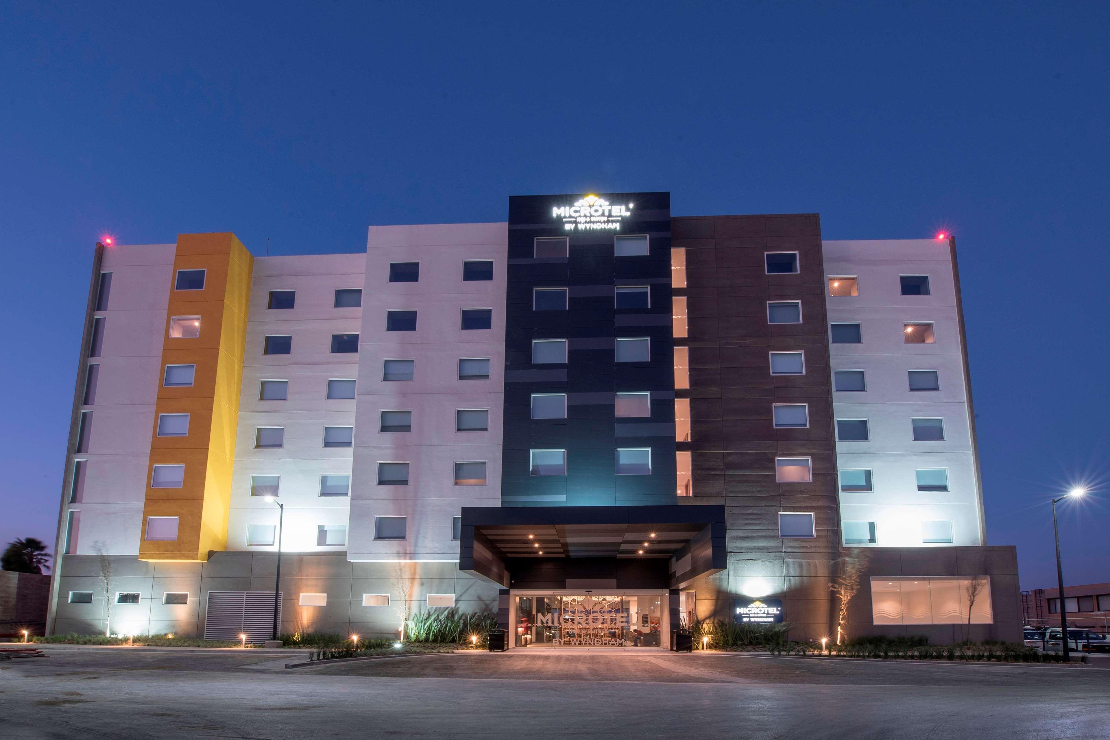 Microtel Inn & Suites By Wyndham San Luis Potosi Exterior photo
