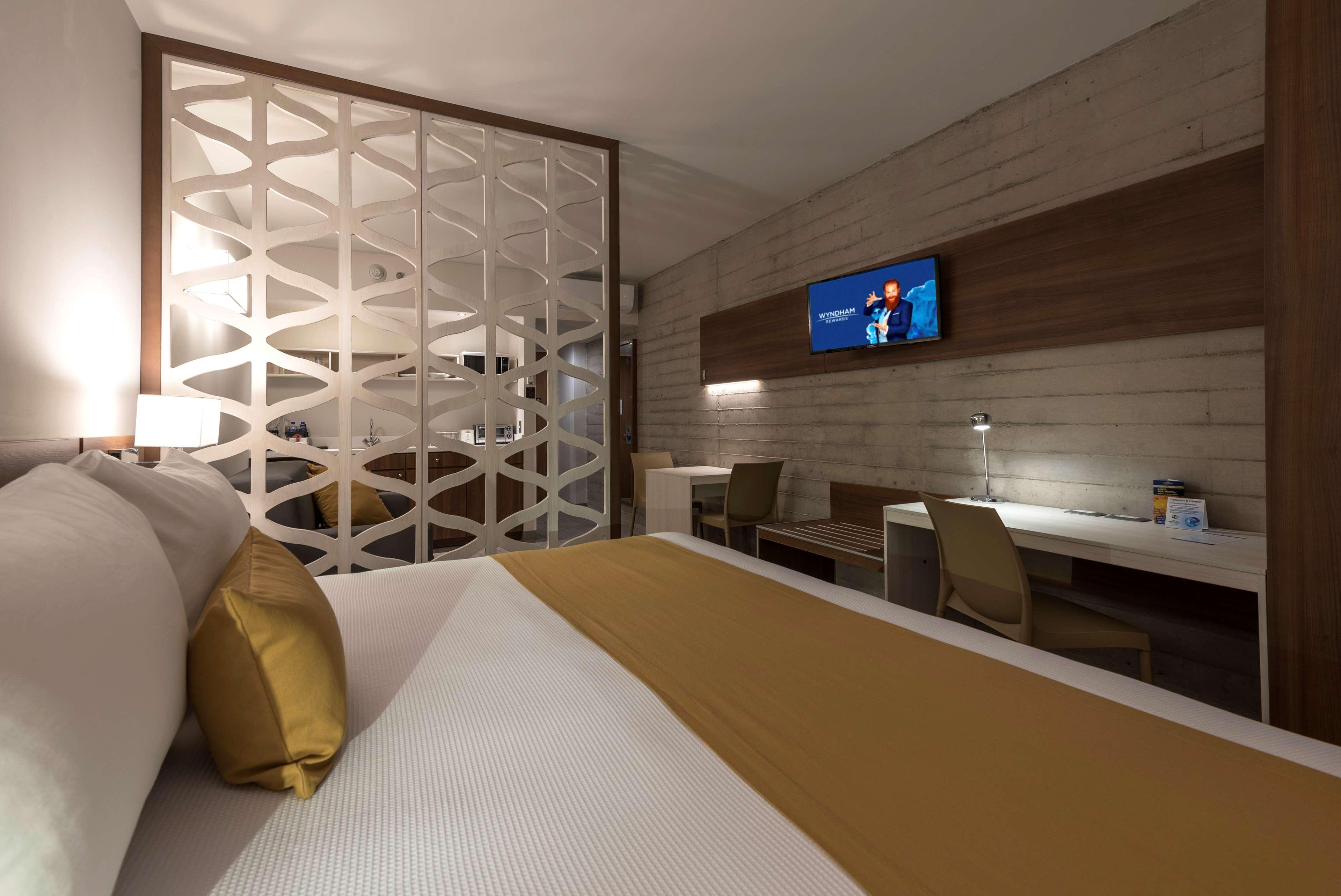 Microtel Inn & Suites By Wyndham San Luis Potosi Exterior photo